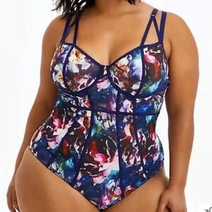 NWT Torrid Curve bodysuit floral space mesh